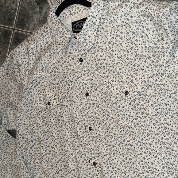 Gibson Men's Black and White Floral Button Down Shirt - Picture 4 of 4